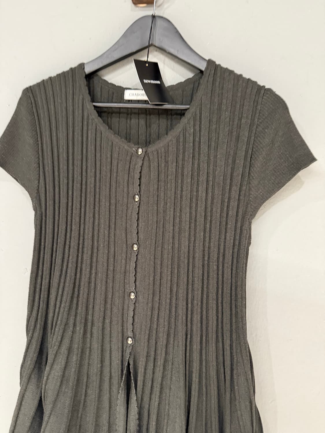 pleats line detail button knit top 상품이미지4