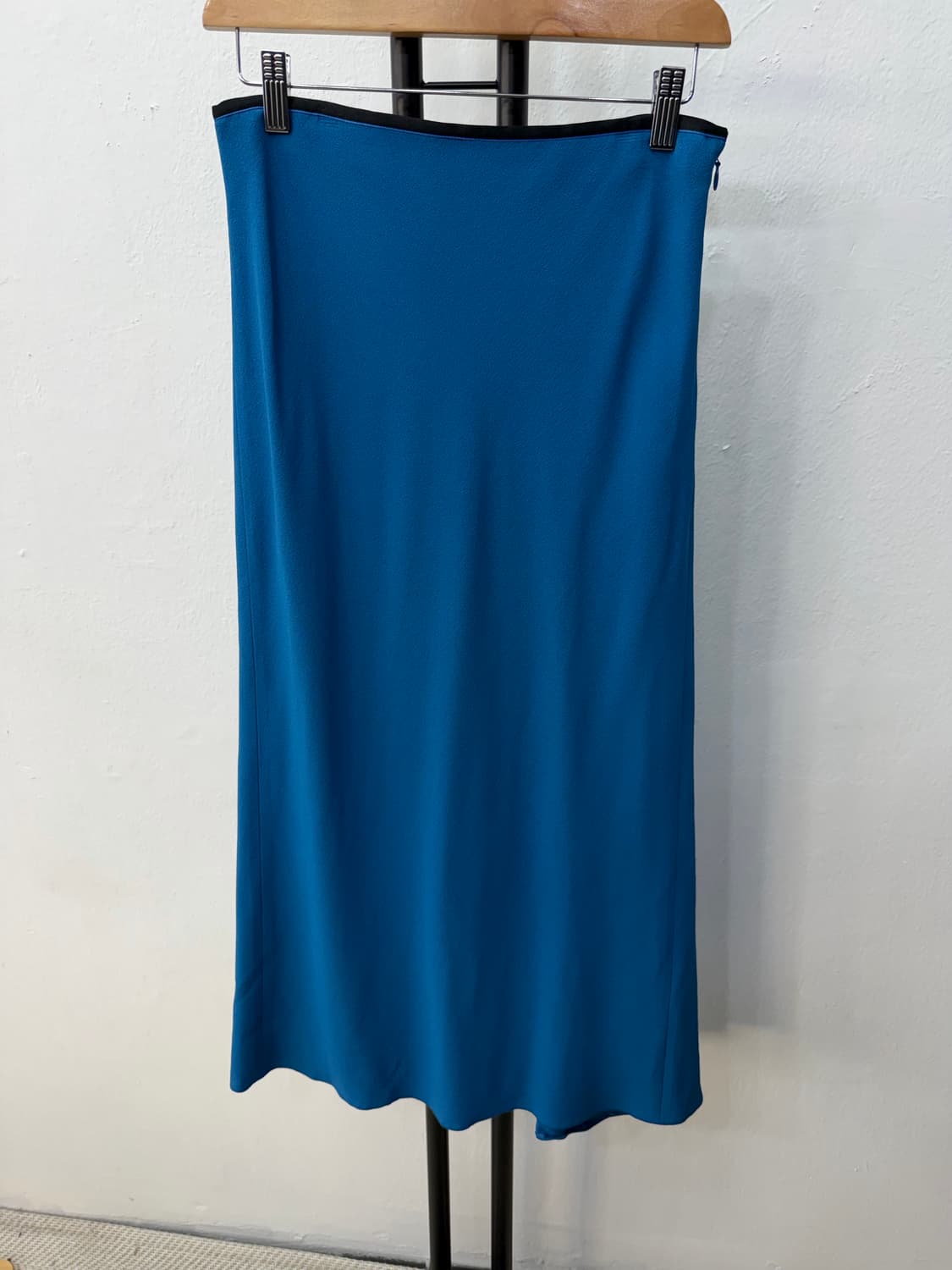 정품) 더캐시미어 한섬 물결 스커트 블루 64(28) 상품이미지1