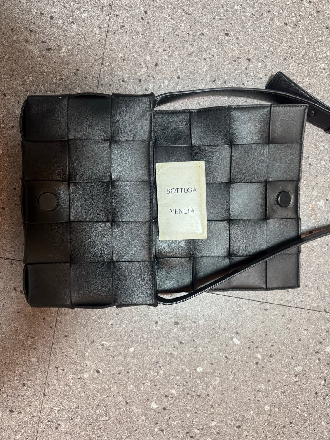보테가 카세트백 판매합니다 상품이미지6
