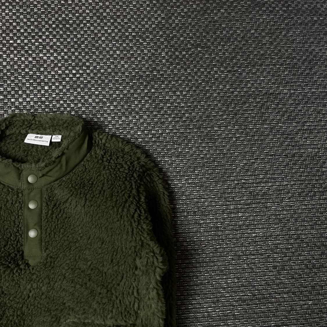 유니클로 키즈 카키 단추 플리스 맨투맨 110 상품이미지3