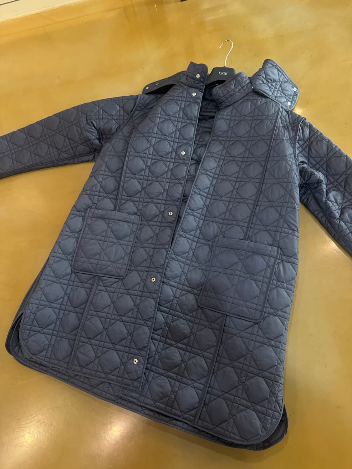 디올 까나쥬 퀼팅 패딩 코트48 상품이미지3