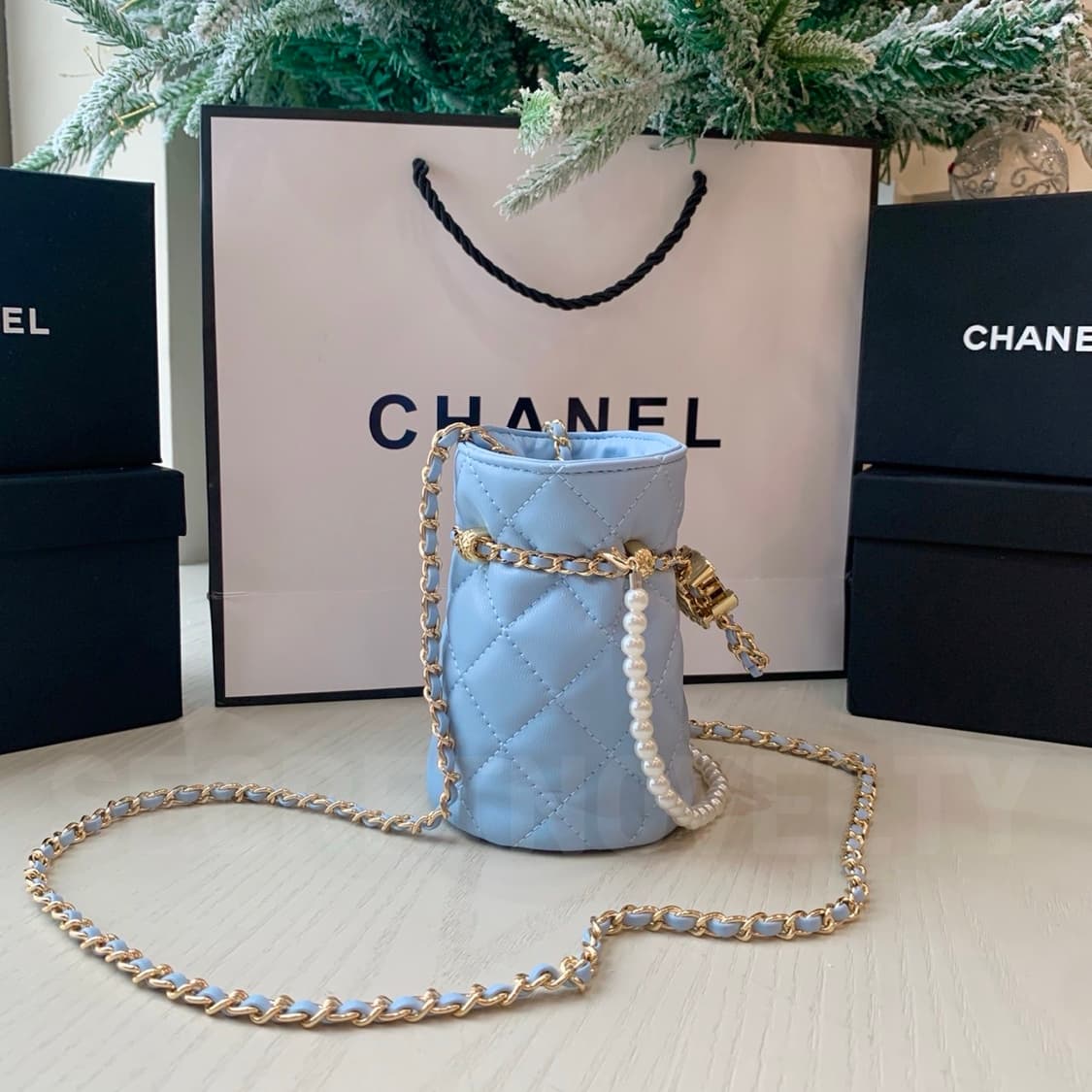 샤넬뷰티 미니 버킷백 진주체인  크로스백 블루 드로스트링 백  상품이미지2