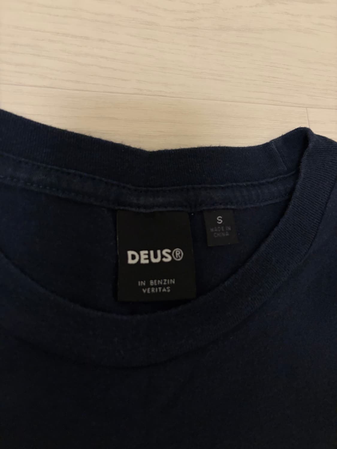데우스 네이비 반팔티 상품이미지3