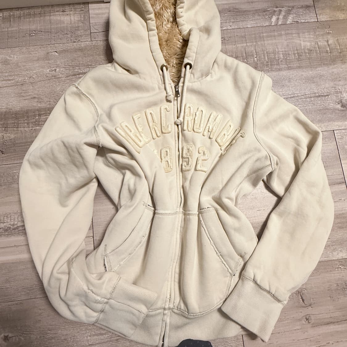 아베크롬비 퍼 울프죠 바닐라 후드집업 L 상품이미지4