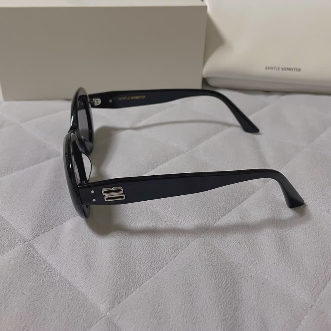 젠틀몬스터 선글라스 라모드 01 블랙 상품이미지4