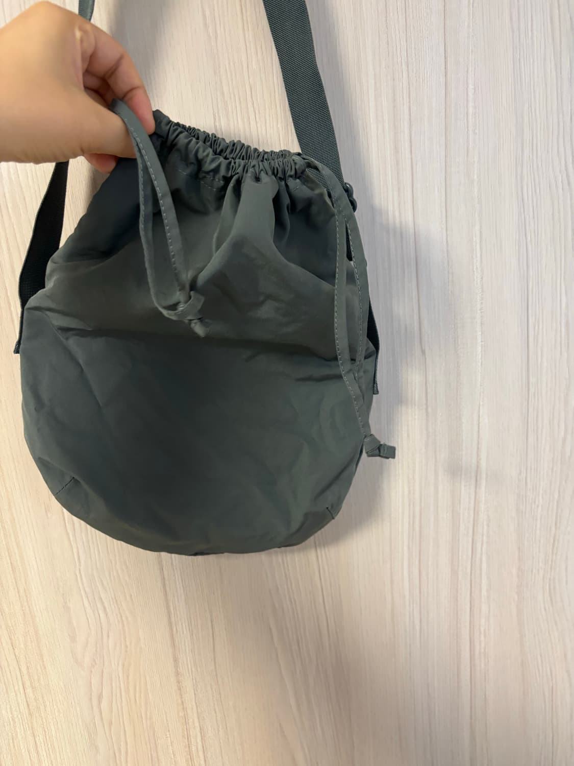 Uniqlo U 미니 스트링백 상품이미지4
