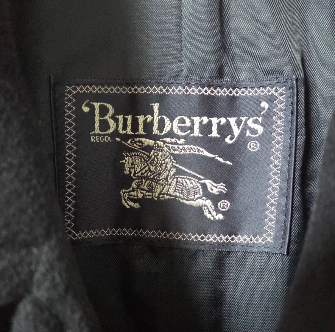 (착샷) 버버리 래글런 코트 네이비 발마칸 상품이미지2