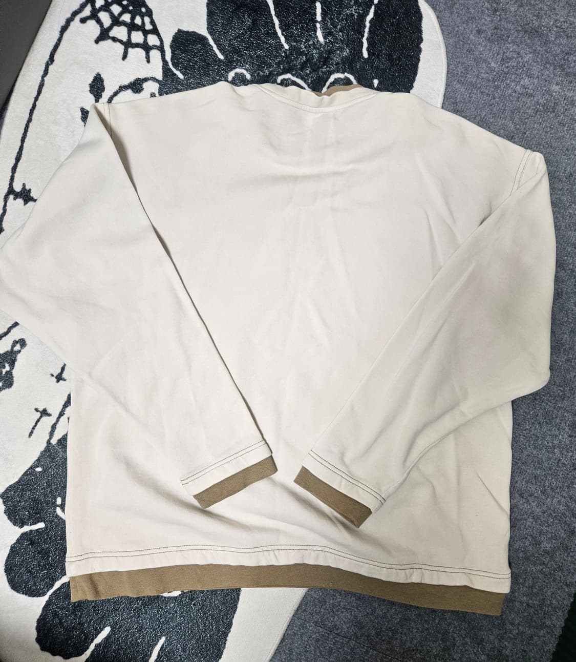 아디다스 자수 로고 레이어드 맨투맨 스웻셔츠 긴팔티 상품이미지4