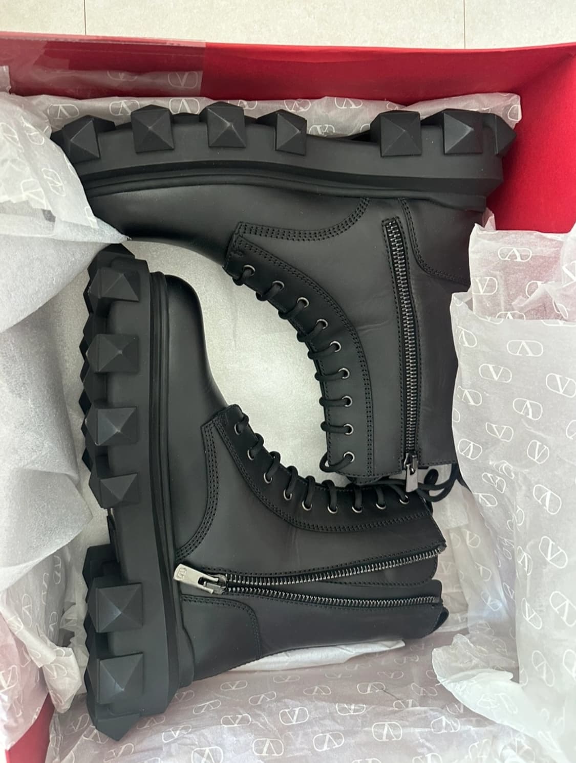 (280)  발렌티노 트랙스터드 카프스킨 부츠 국내매장 정품 상품이미지1