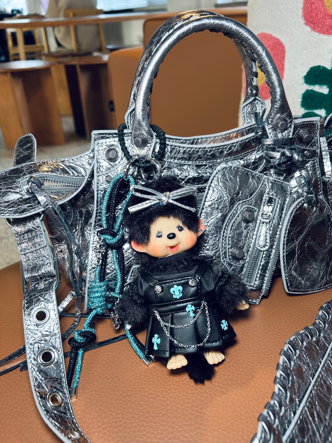 (62) 정품 몬치치 👕🖤커스텀 블랙 레더 원피스키링 상품이미지8