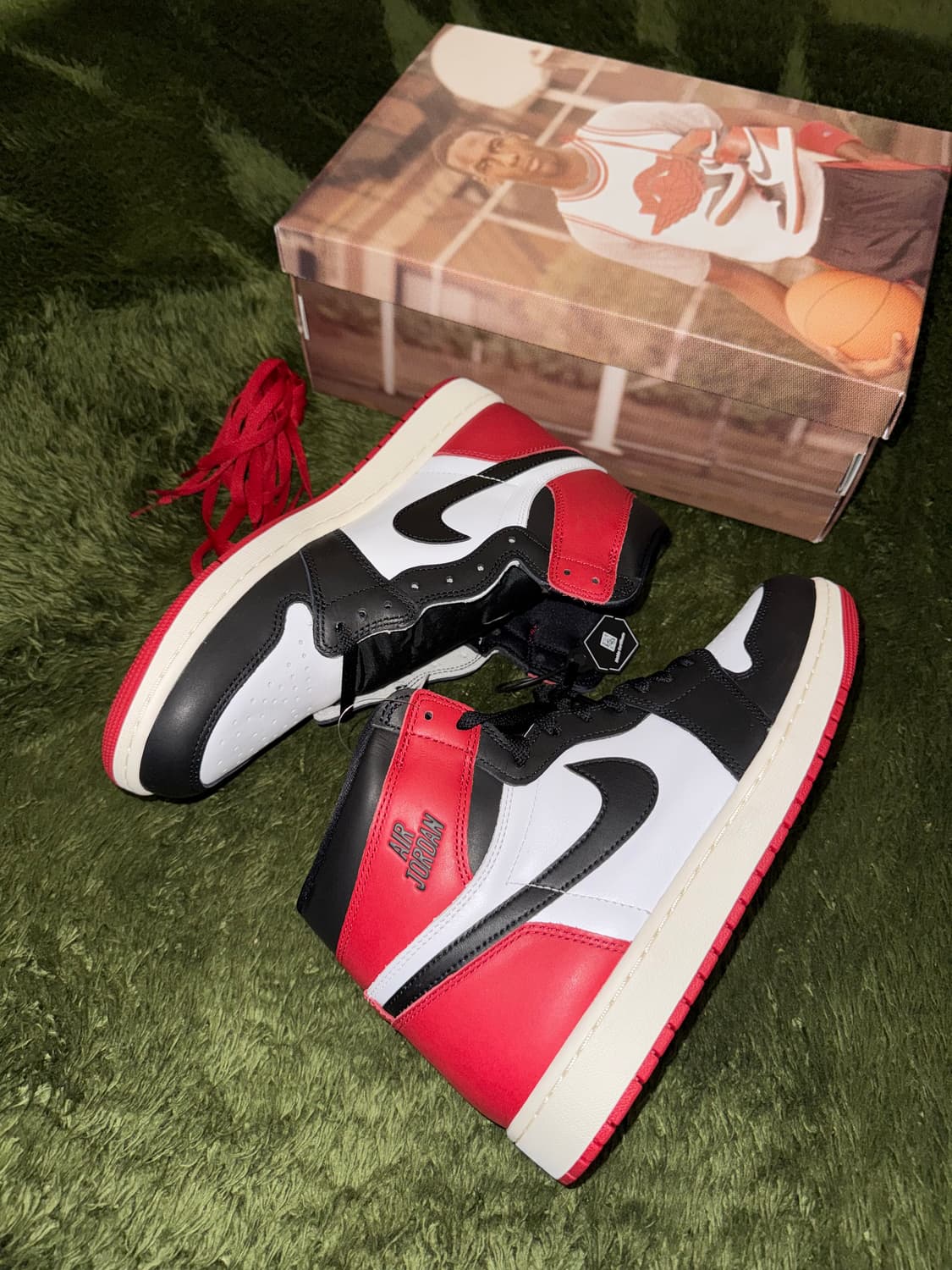 [300] 조던 1 레트로 하이 OG 블랙토 상품이미지5