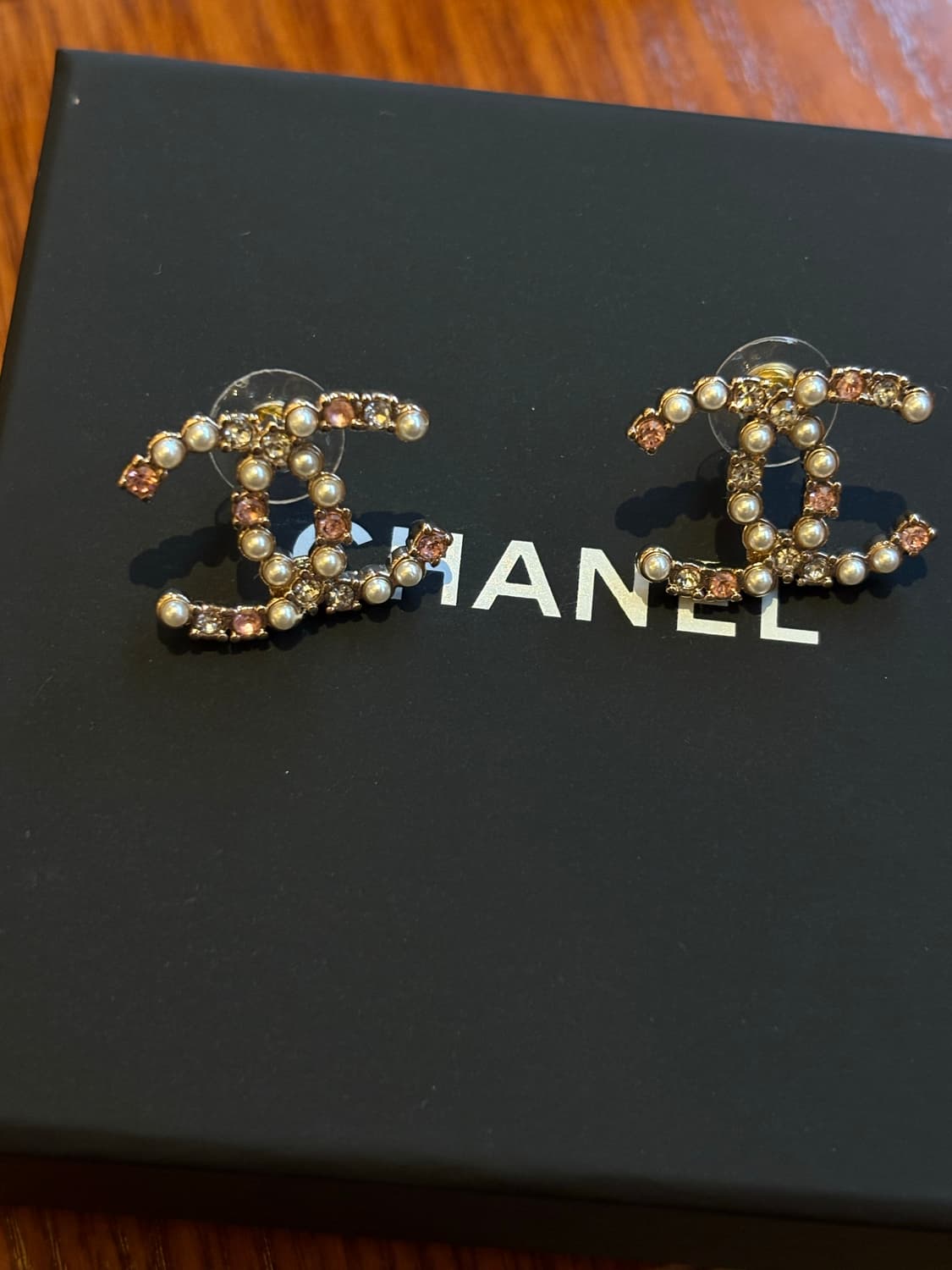 샤넬 정품 업사이클링 cc로고 진주 클리어 스톤 귀걸이 상품이미지1