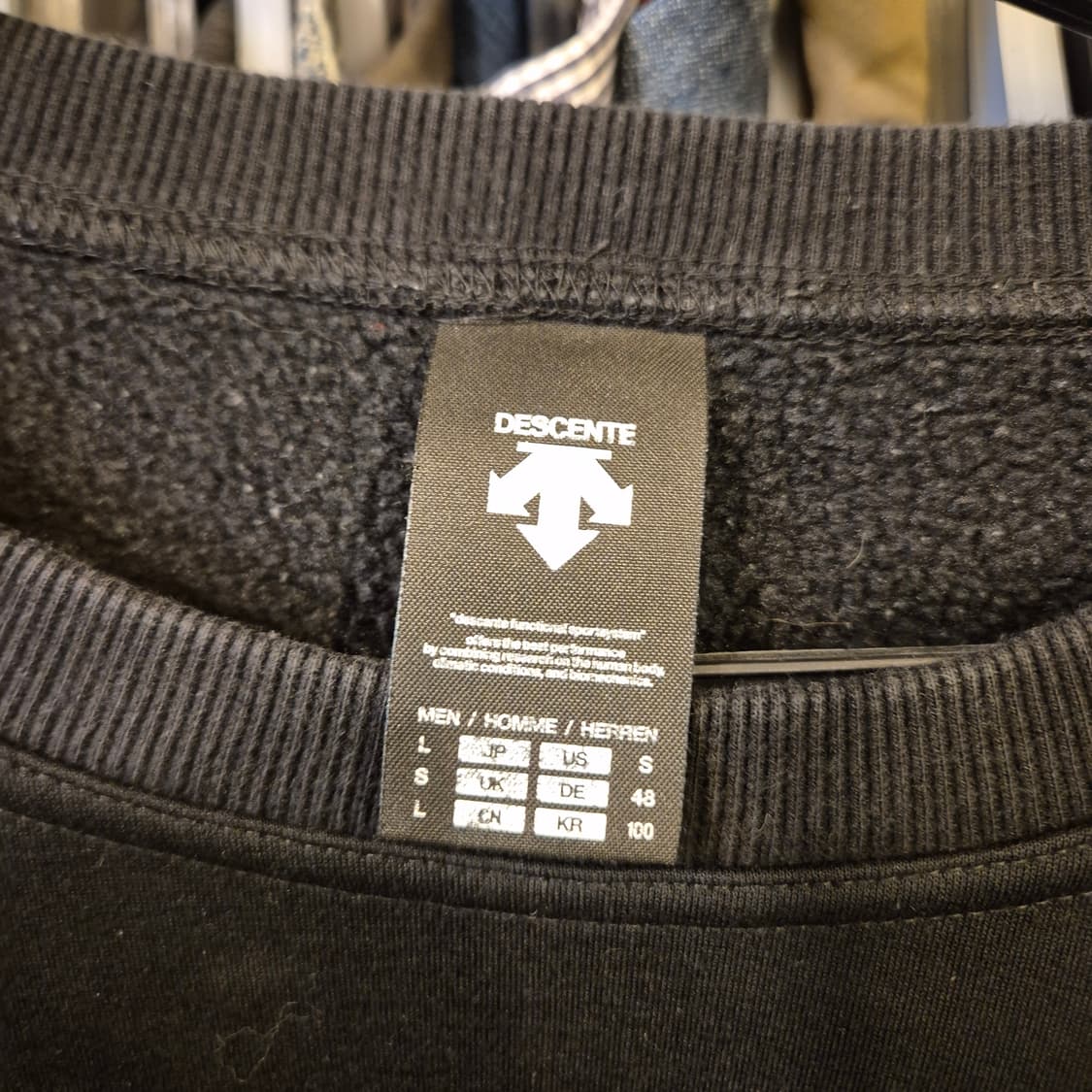 L 데상트 블랙 맨투맨  상품이미지3