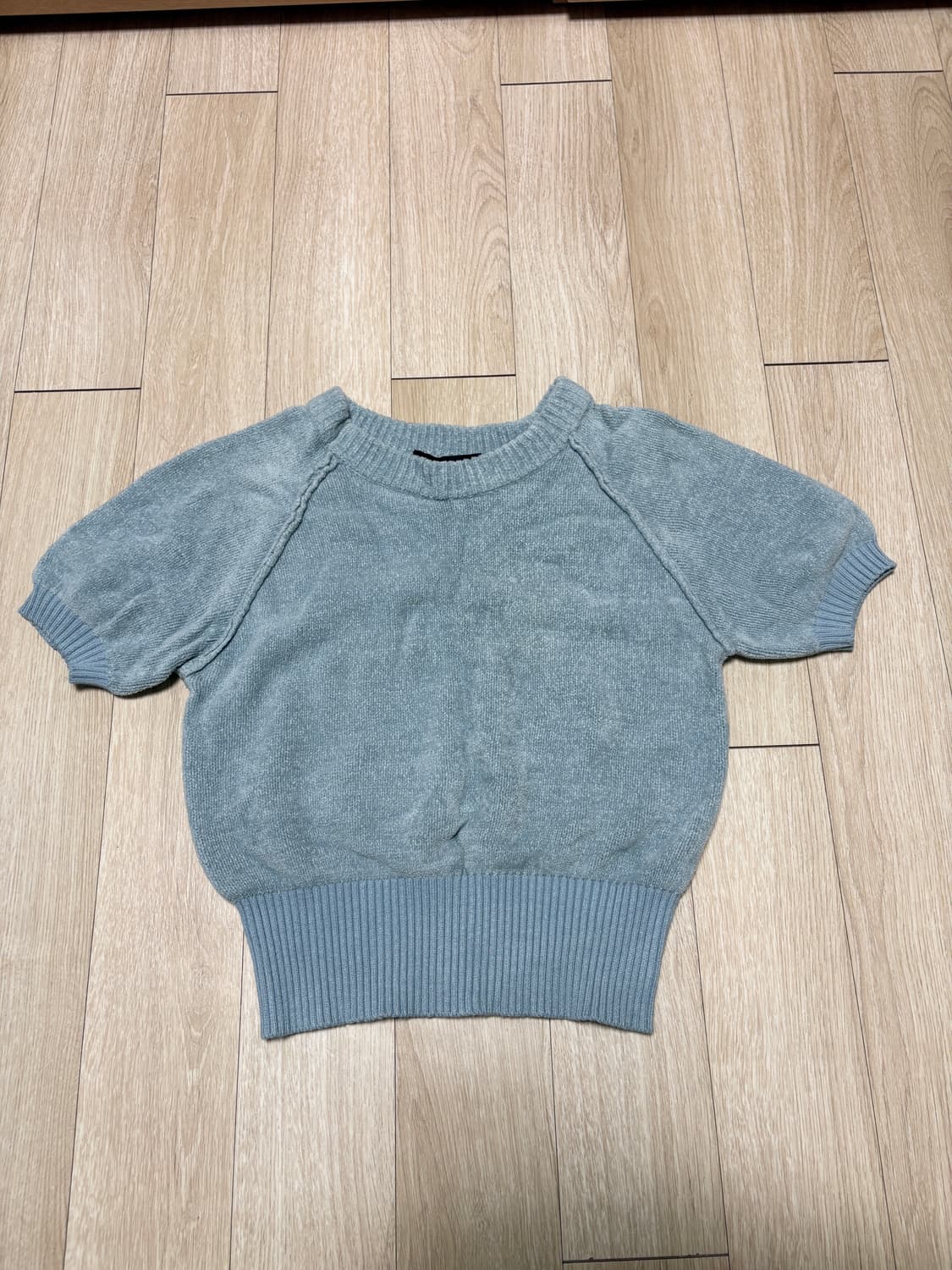 다이애그널 플러피 하프 슬리브 니트 상품이미지1