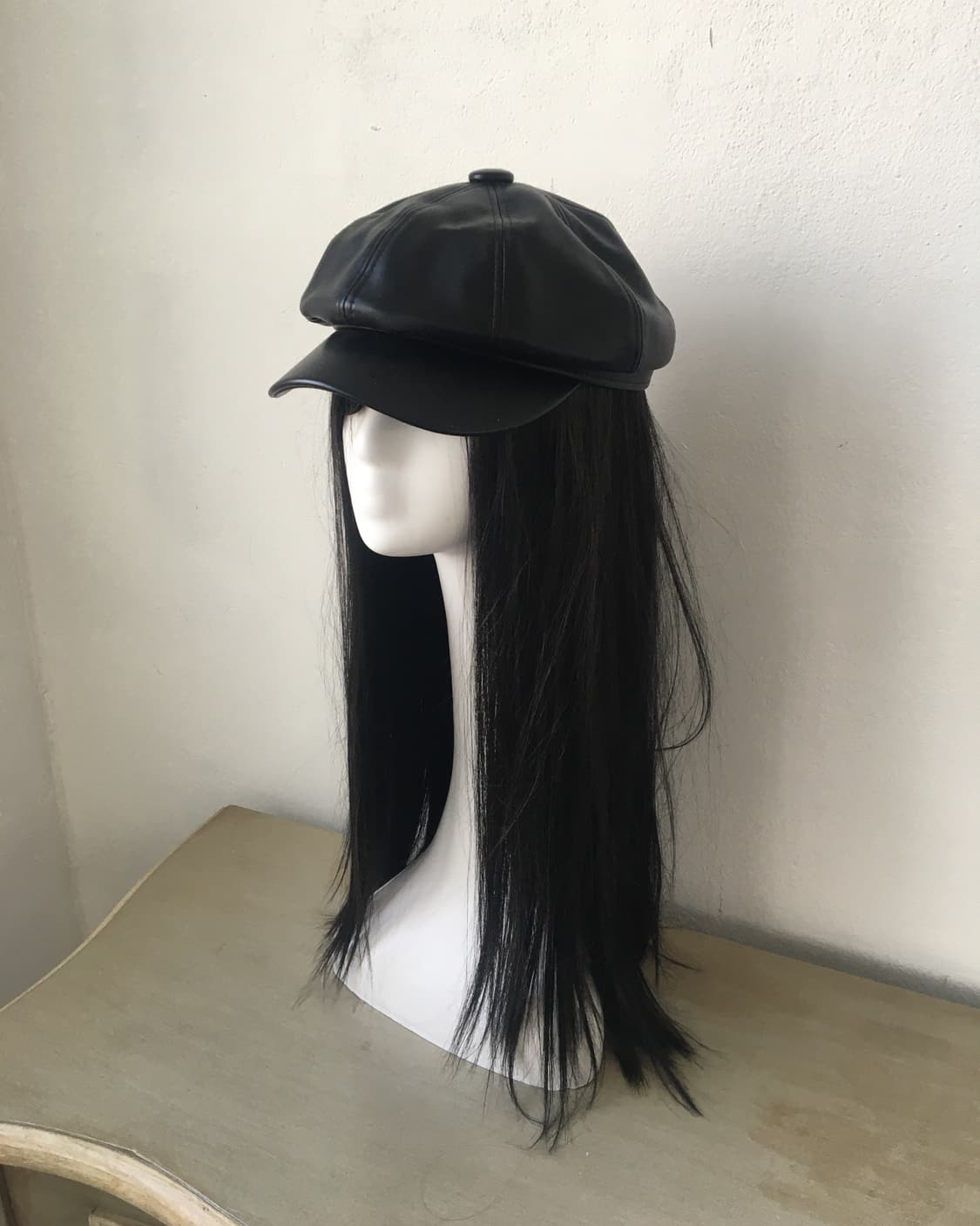  fake leather newsboy cap 상품이미지1