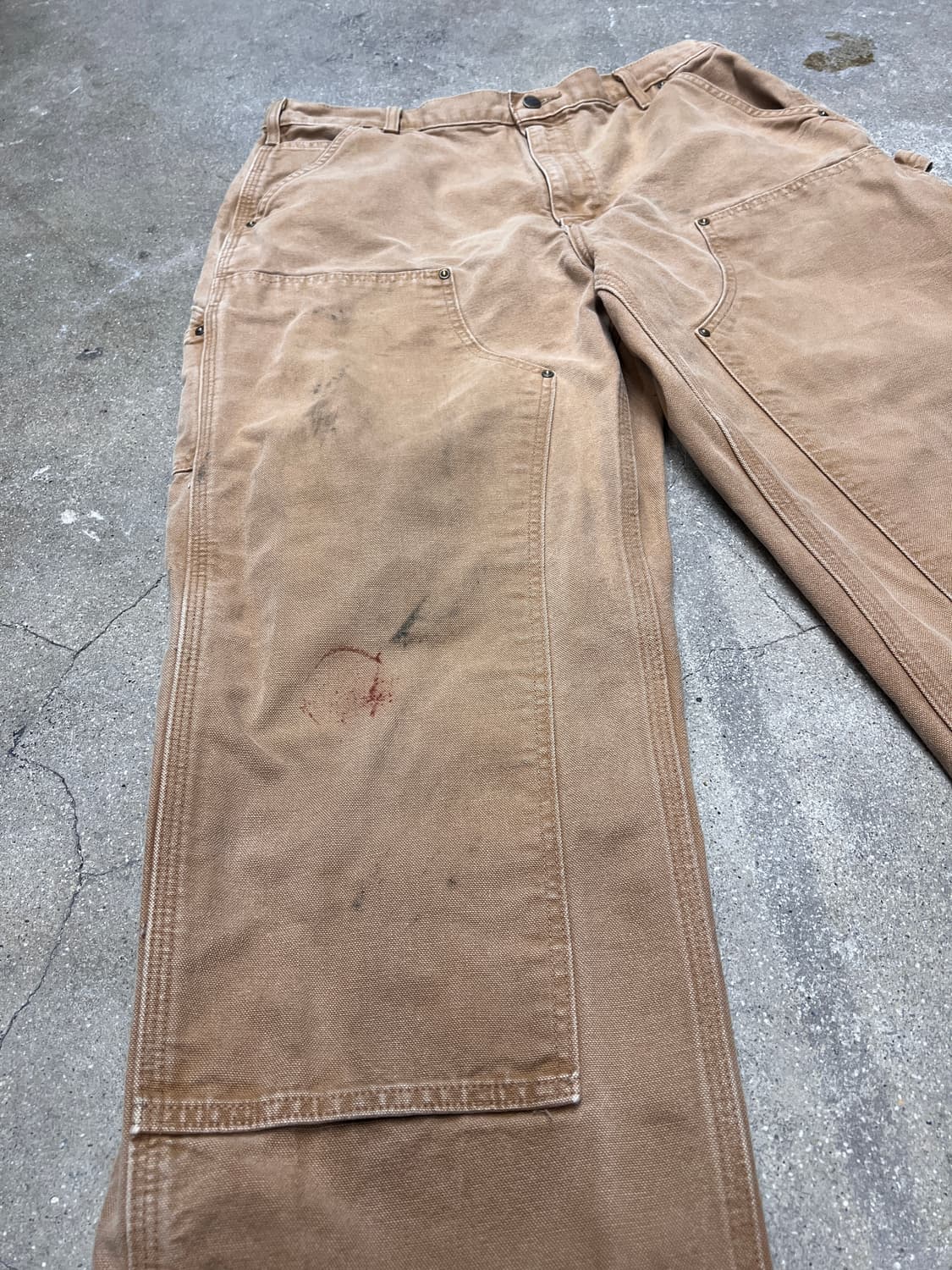 칼하트 더블니 덩가리핏 B136 BRN 상품이미지3