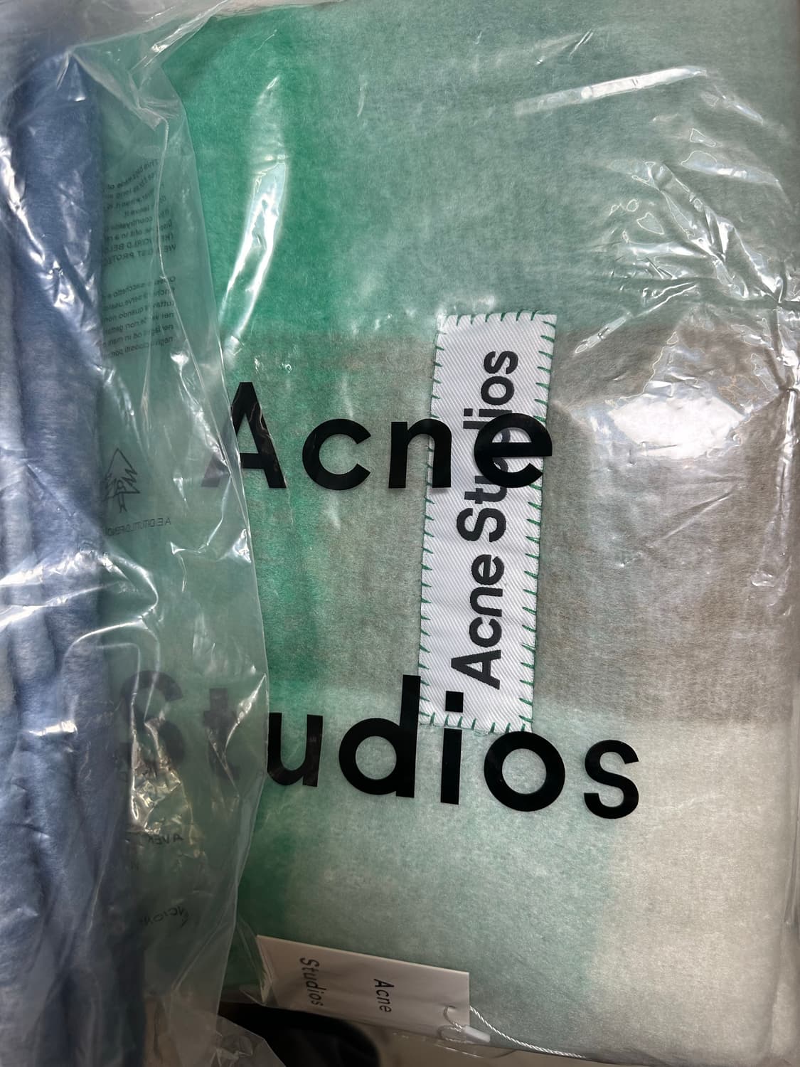 아크네 스튜디오 머플러 모헤어울 목도리남여공용 상품이미지1