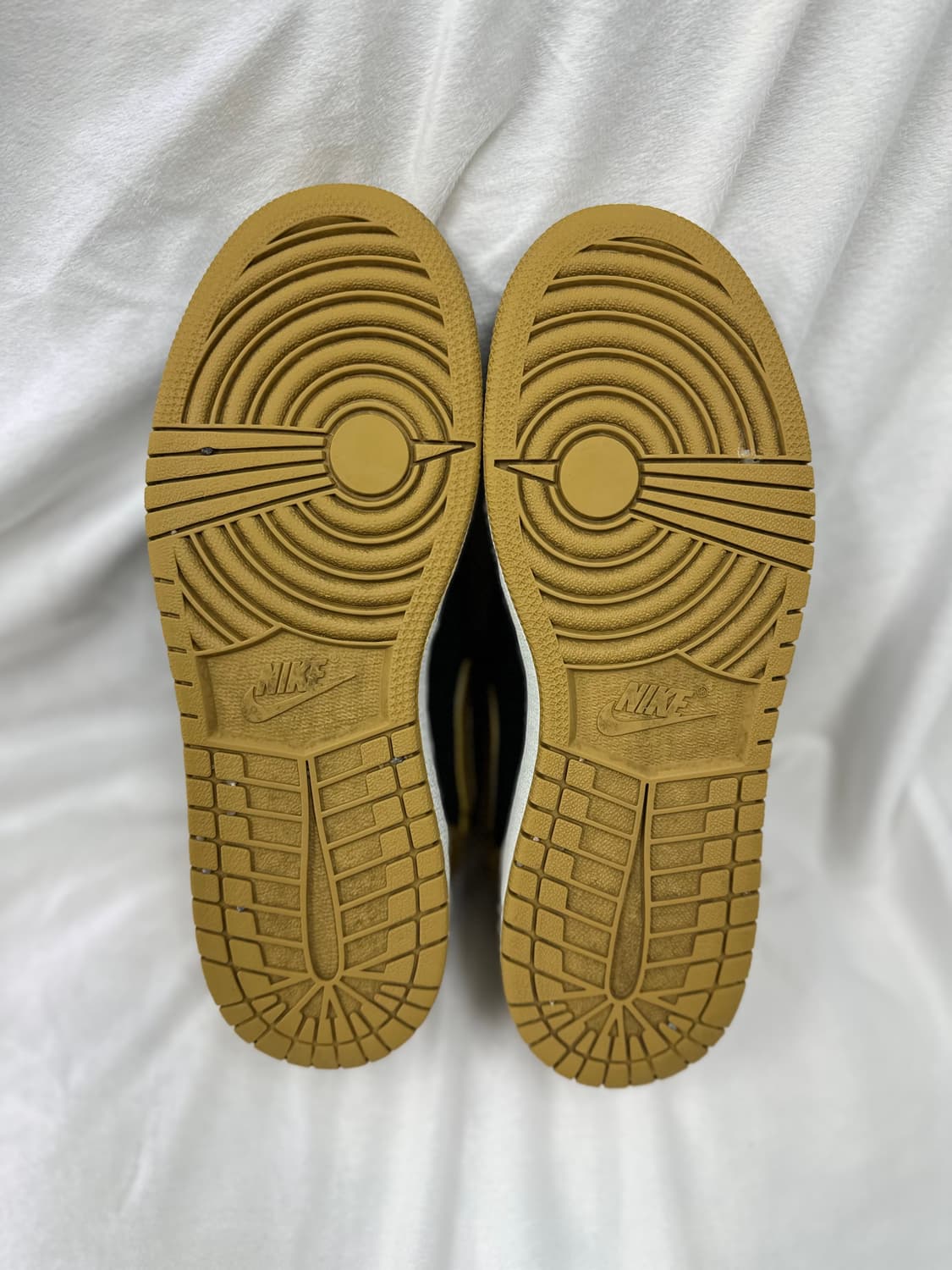 (235)나이키 에어조던1 레트로 하이 멜로 GS 상품이미지7