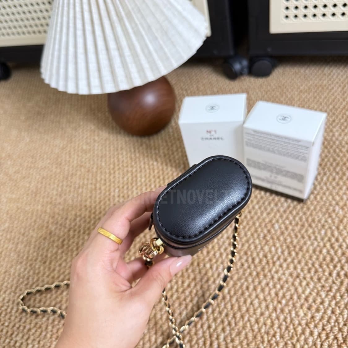 샤넬 뷰티 까멜리아 립파우치 체인백 블랙 상품이미지8