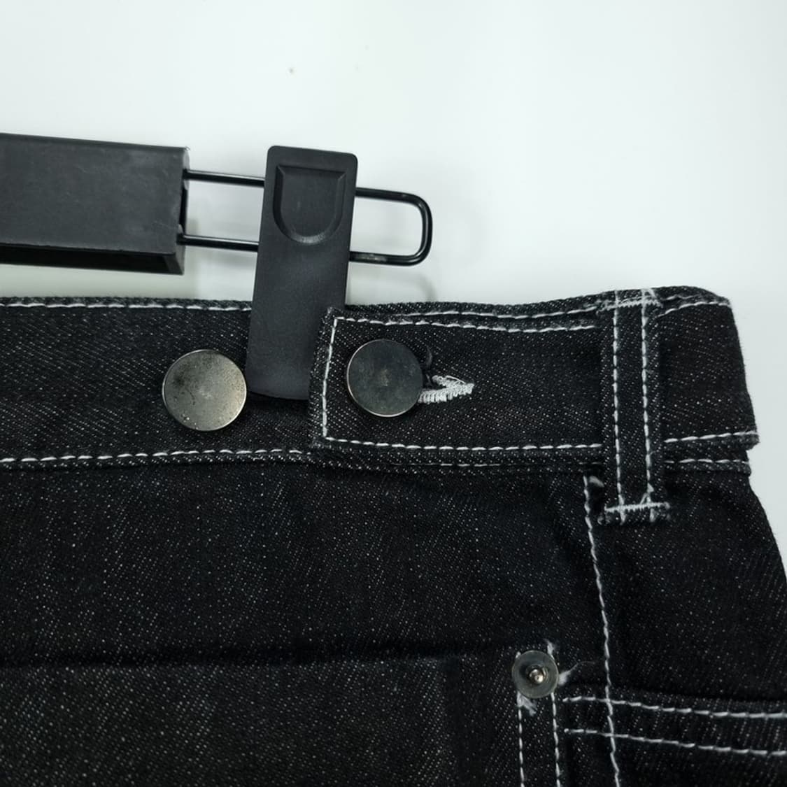 [트래블] 루즈핏 스티치 흑청 데님 팬츠 M18298 상품이미지6