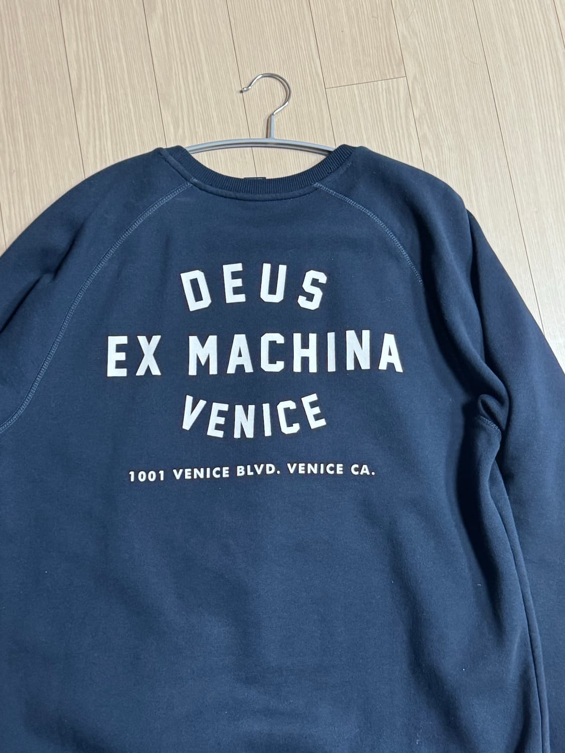 데우스 네이비 맨투맨 상품이미지2