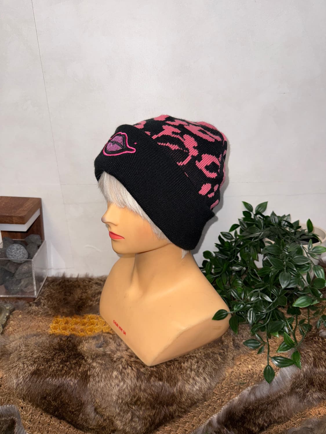 Elstinko black pink leopard lips beanie  상품이미지2