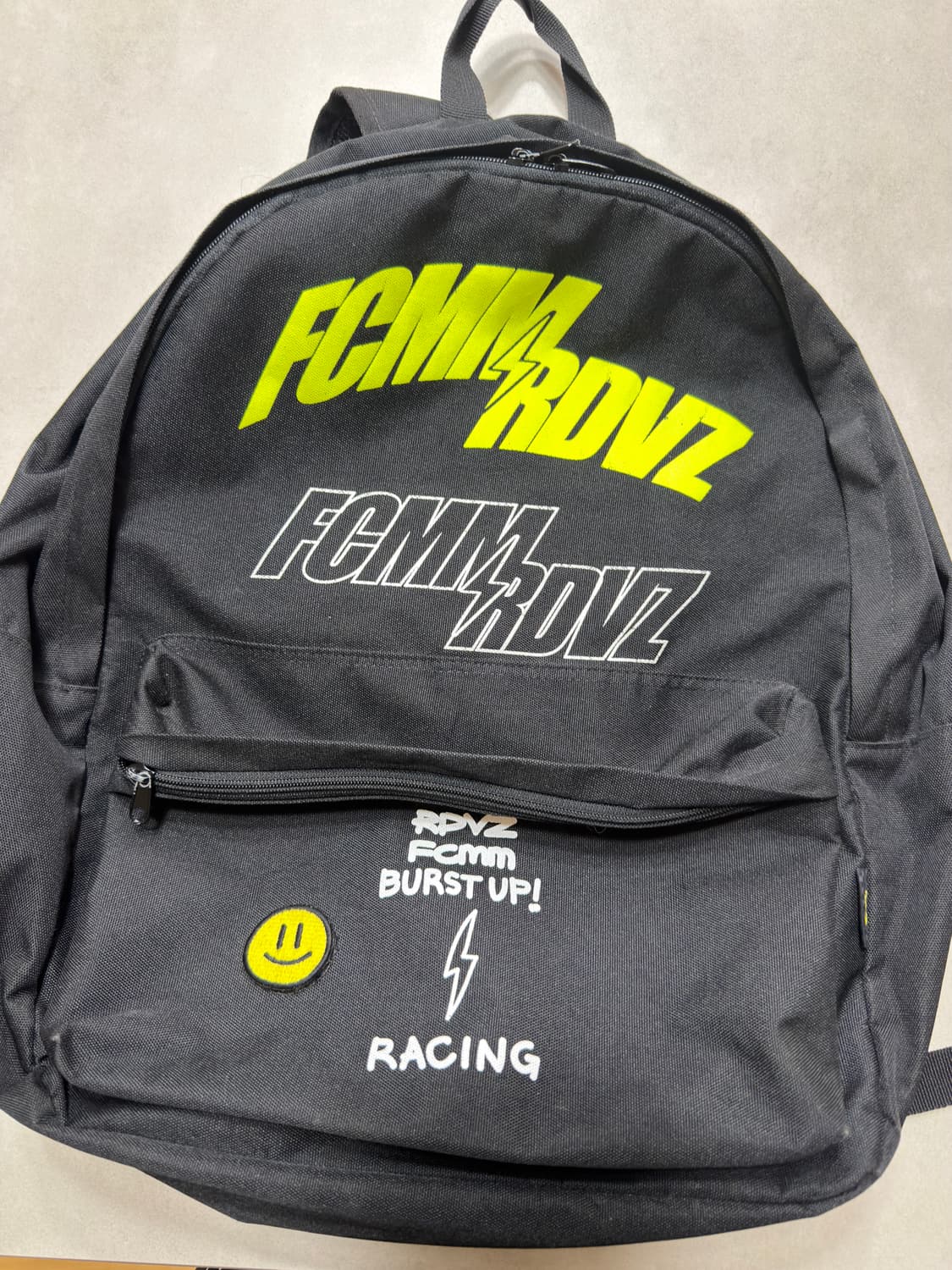 [단종] 급처 FCMM X RDVZ 콜라보 빅토리 빅로고 백팩 판매 상품이미지1