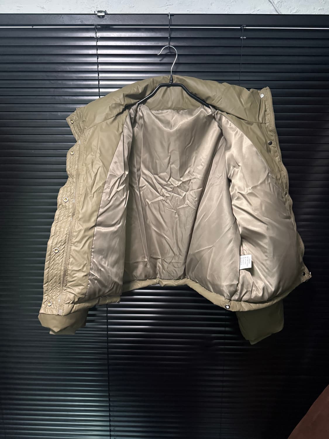 보세 카키 유광 크롭 숏 패딩 하이넥 웰론 점퍼 글로시 푸퍼 가죽 레더 상품이미지8