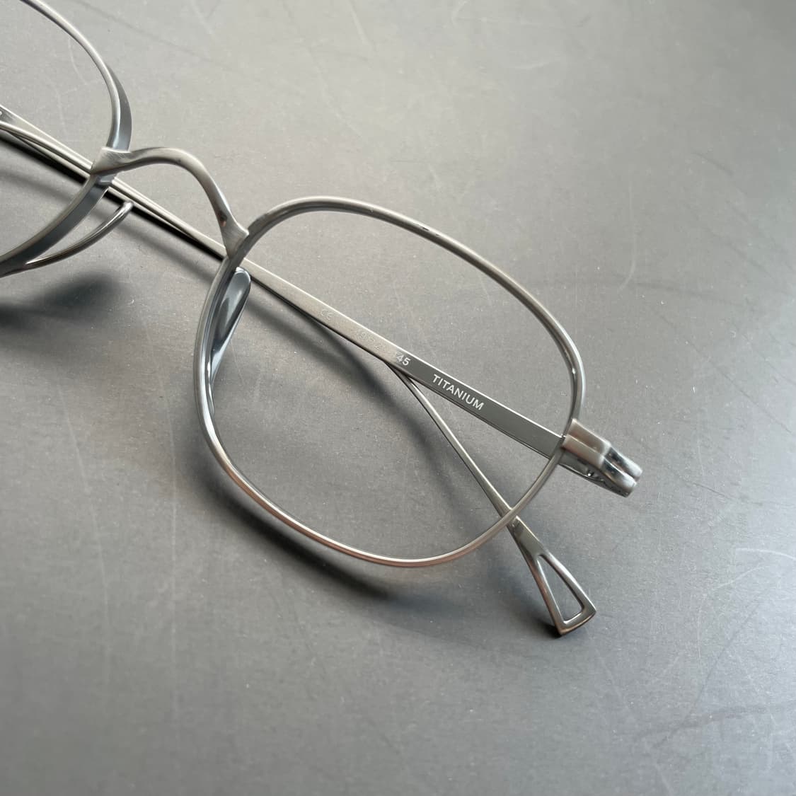 실버 사각 티타늄 코받침 없는 윤여정 일본 안경 상품이미지2