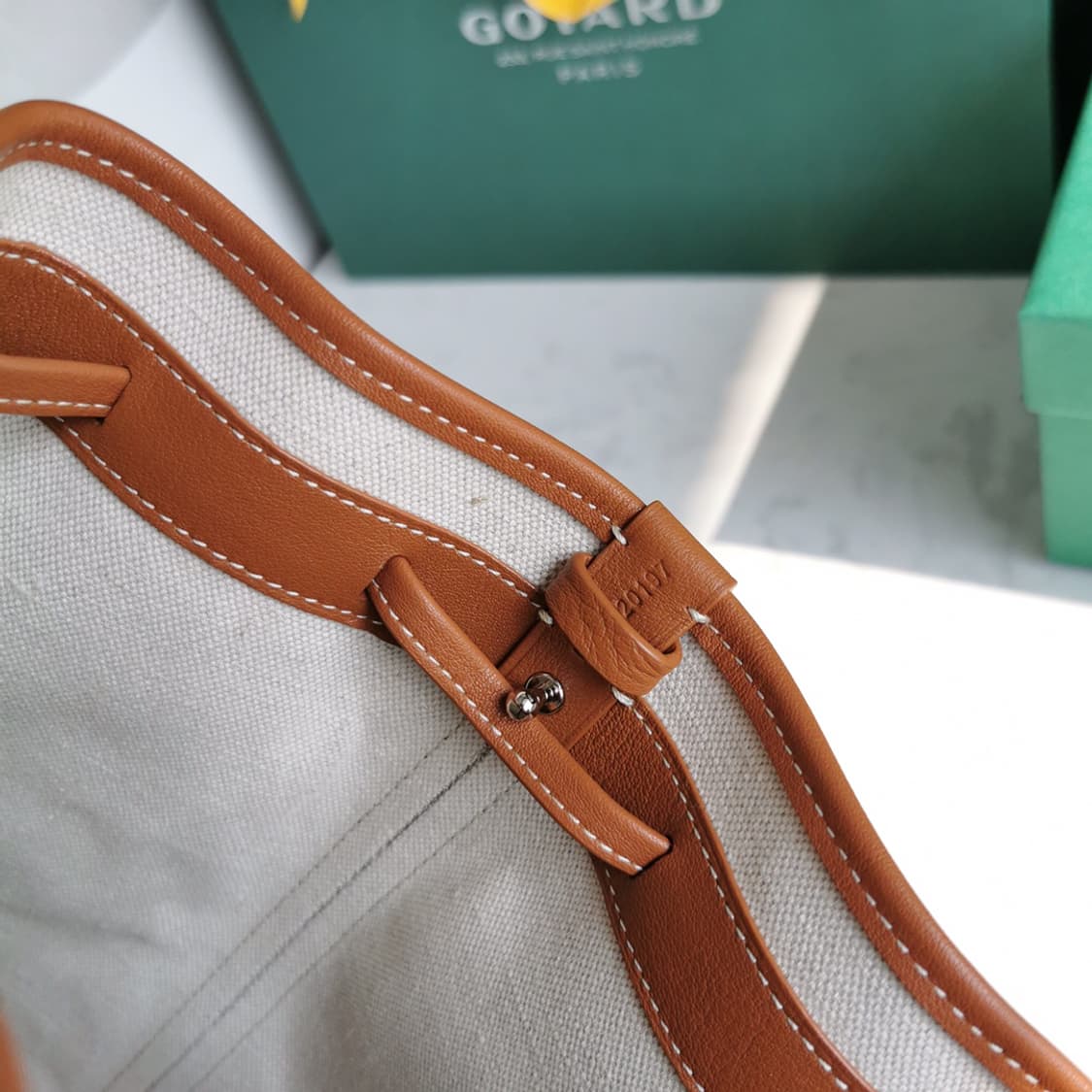 고야드 쁘띠플로 버킷백 상품이미지8