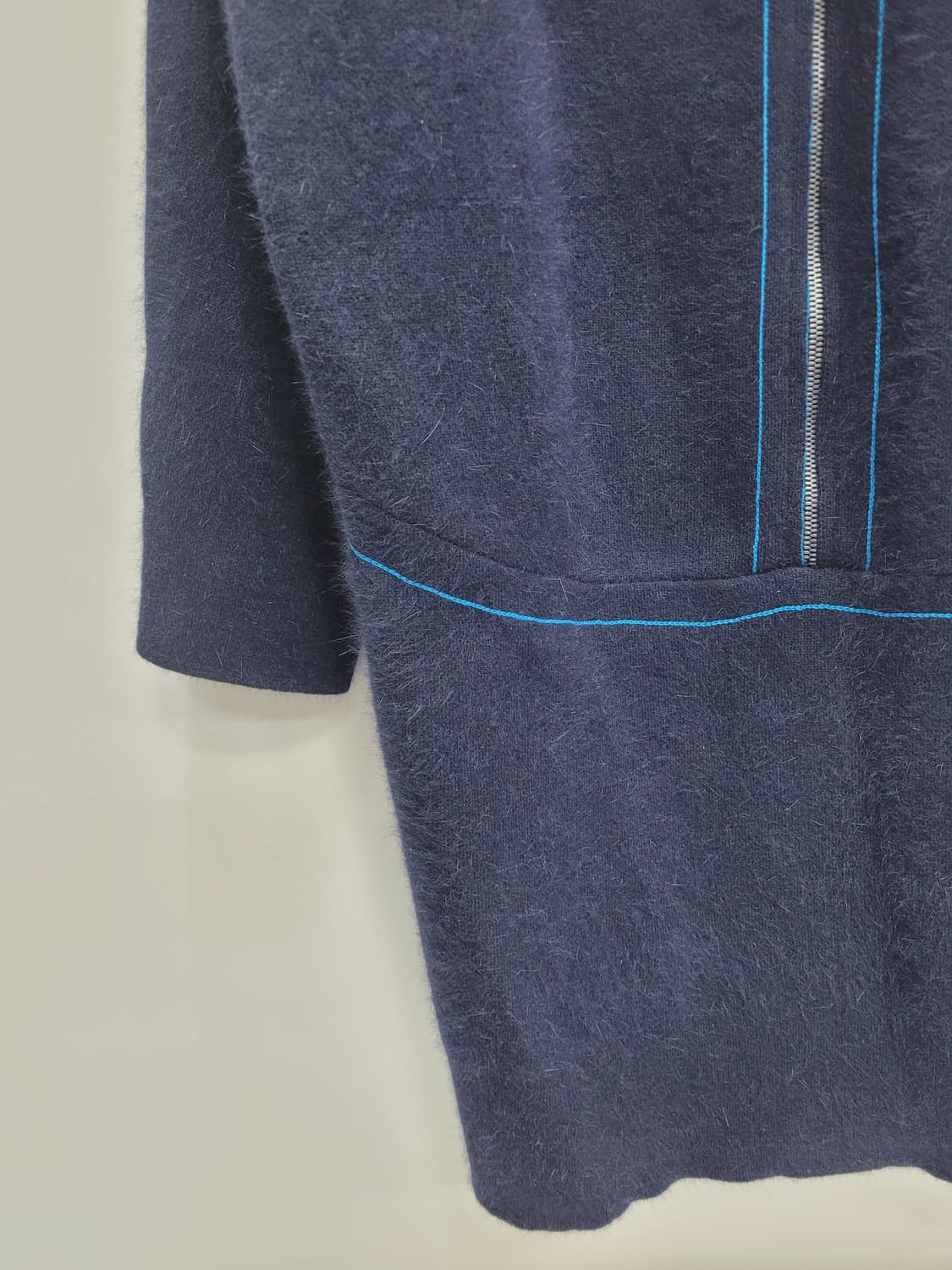 MICHAA 미샤 울 캐시미어 오버핏 원피스 / 여 85-160 네이비
 상품이미지7