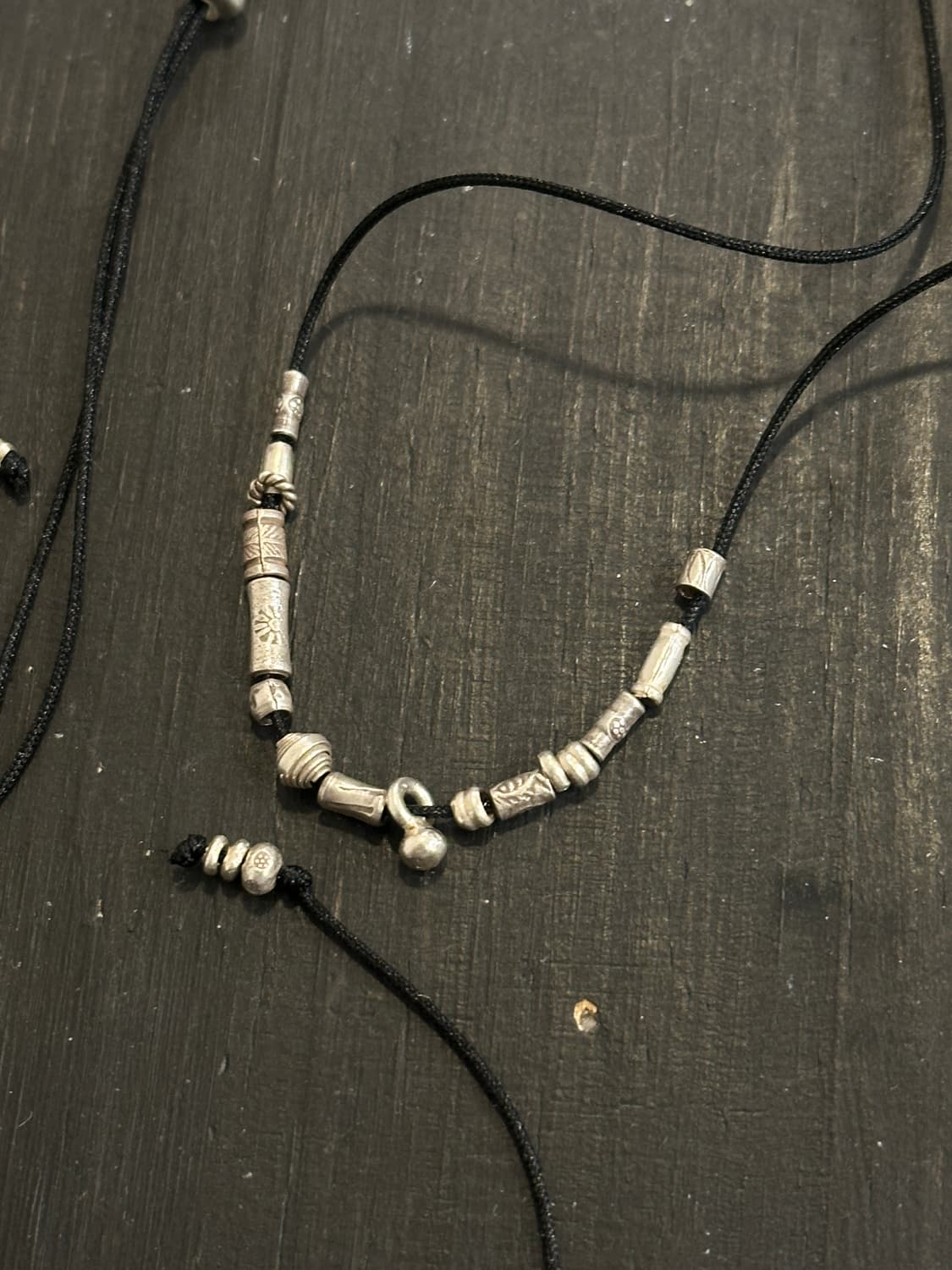 Musta karensilver mix black silk necklac 상품이미지1