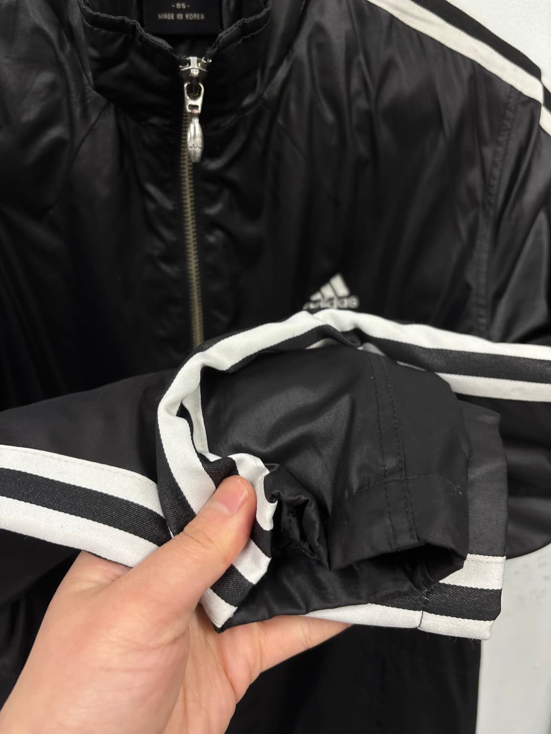 아디다스 우먼 유광 바람막이 상품이미지4
