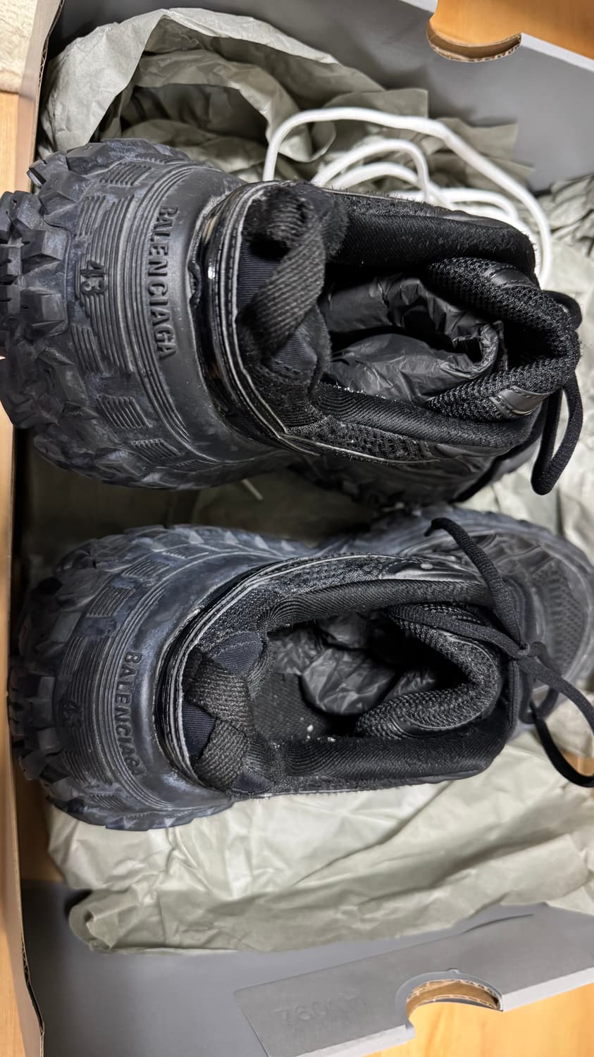 발렌시아가 디펜더 스니커즈 블랙 43 상품이미지3