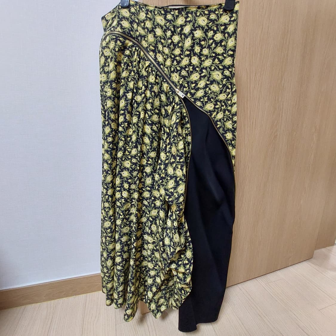 Burberry Zip Detailed Floral Midi Skirt 상품이미지7