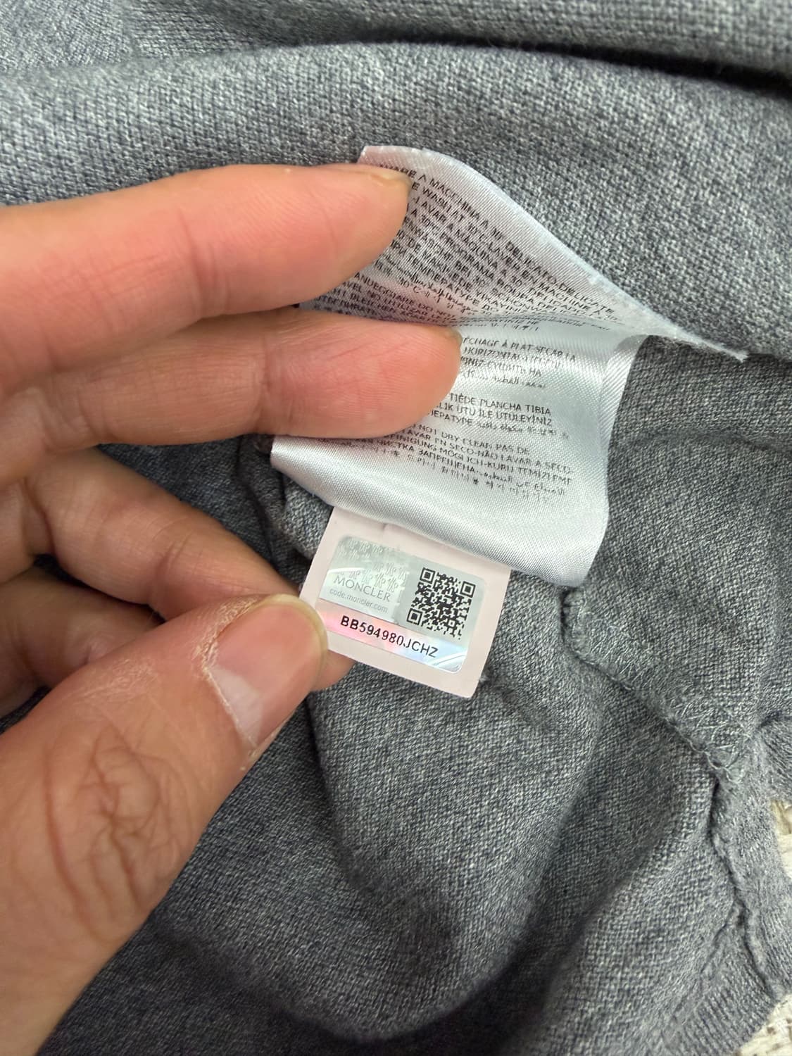 정품) 몽클레어 여성 그레이 삼선 카라 반팔 티셔츠 L 상품이미지8