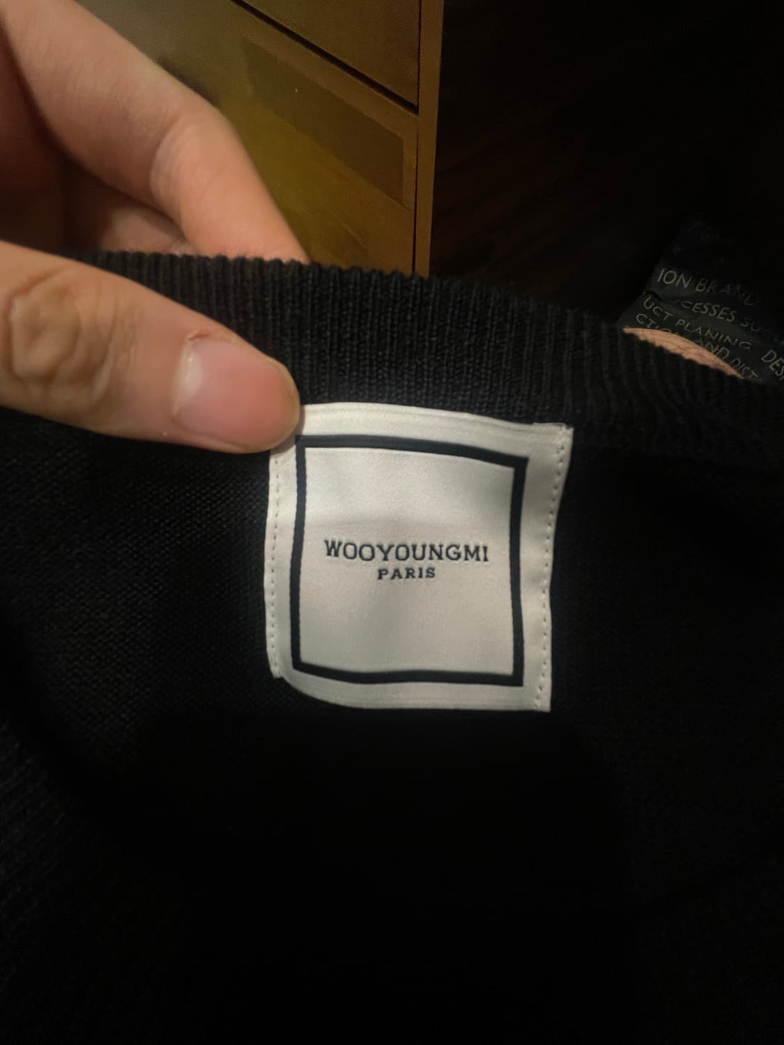 [50]  우영미 백로고 절개 니트 블랙 상품이미지6