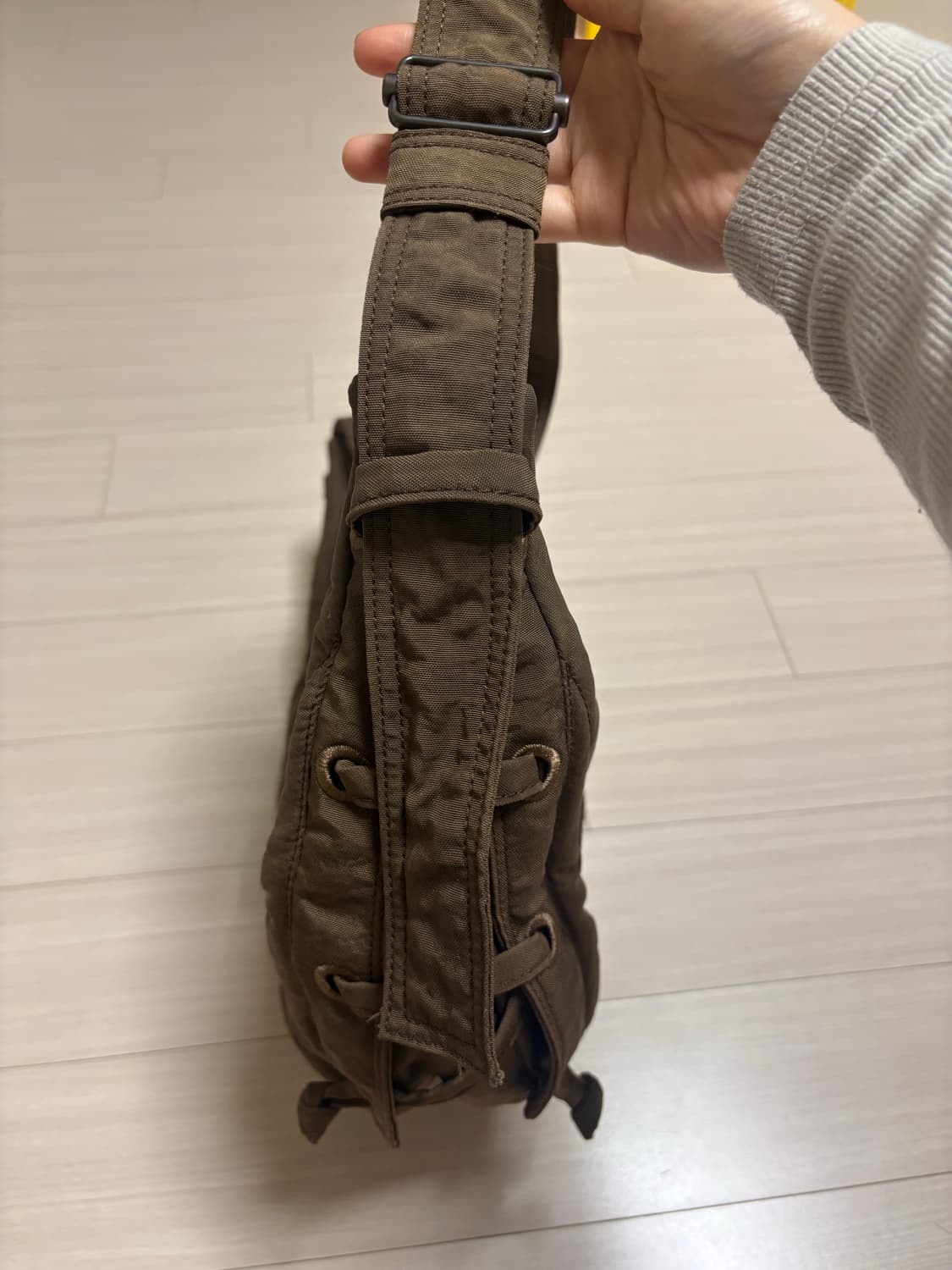 르메르 게임백 코비차브라운(스몰) 판매합니다 상품이미지4