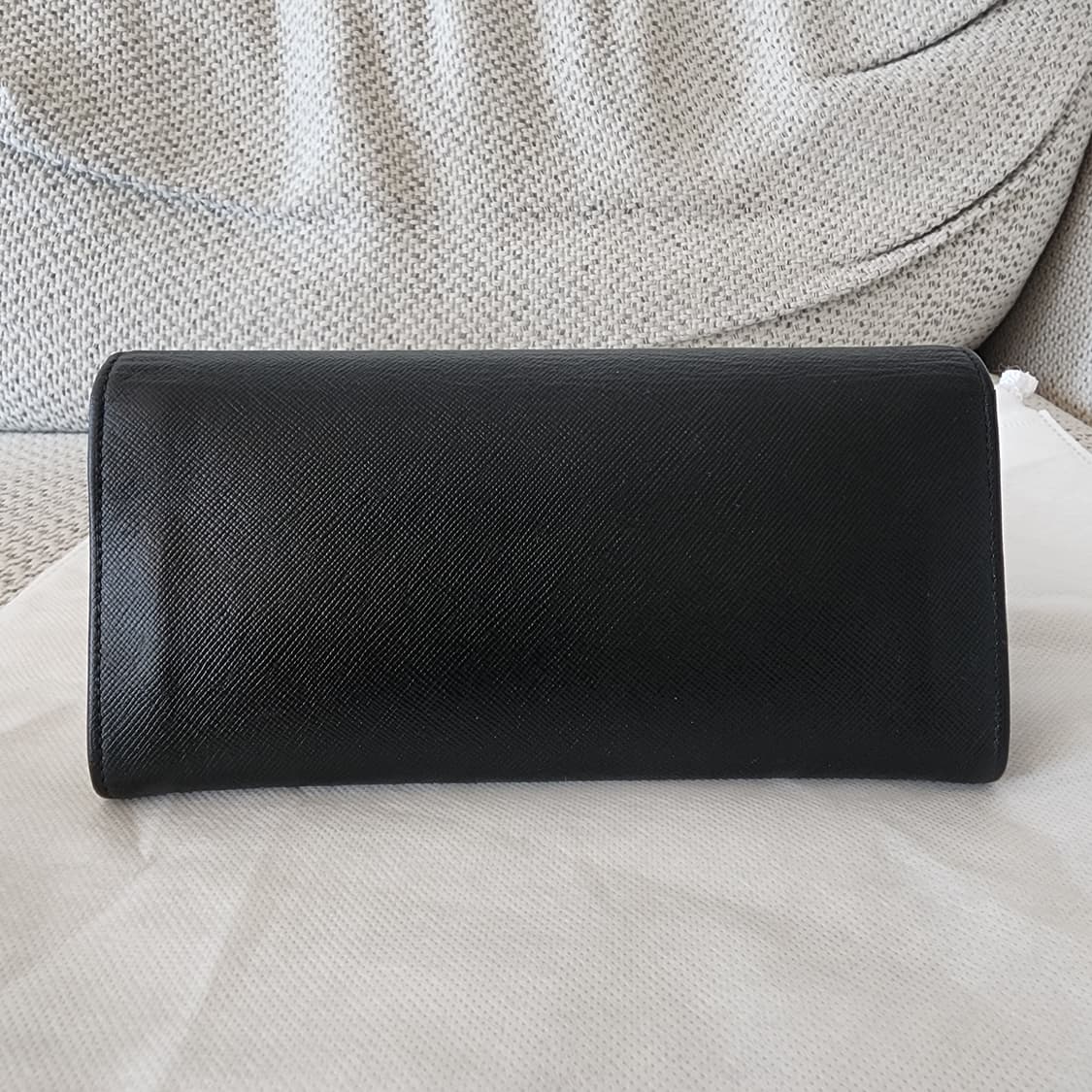 상태양호 프라다 정품 삼각로고 사피아노 장지갑 블랙 상품이미지7