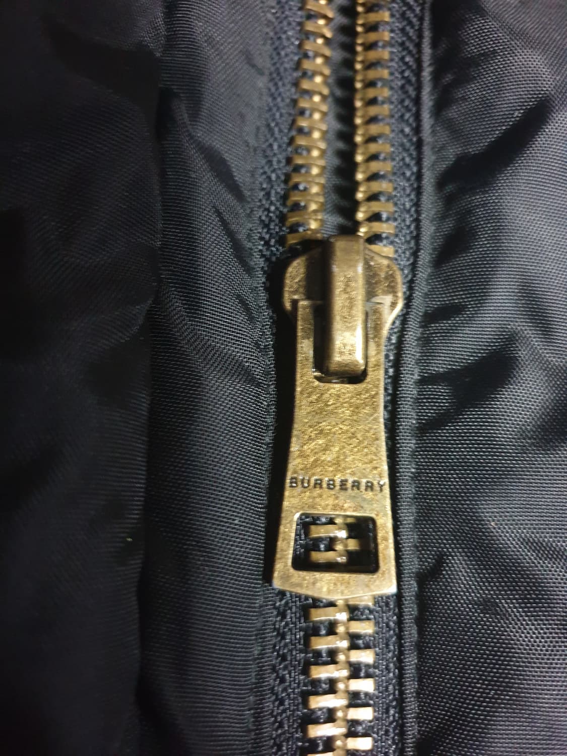 버버리 브릿 우먼 클래식체크 패브릭 구스다운 사파리 점퍼 블랙 (M) 상품이미지4