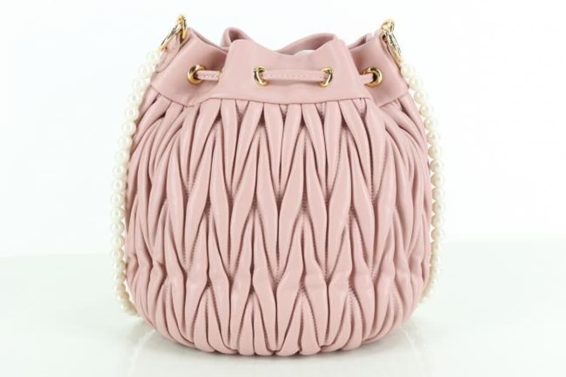 miumiu matelasse버킷백 상품이미지3