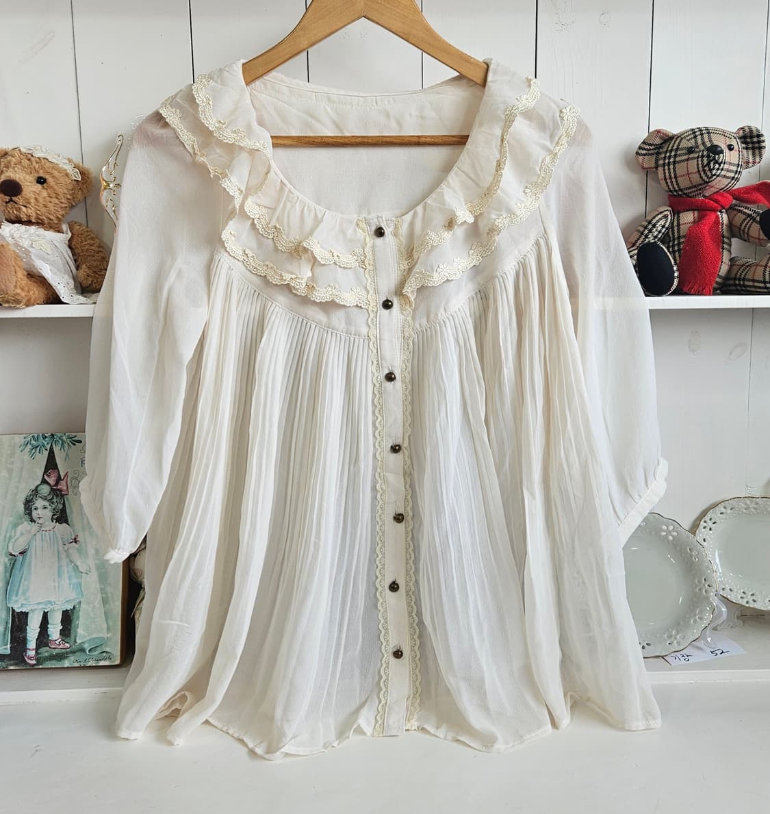 엑시즈팜(Axes Femme) 프릴 플리츠 쉬폰 블라우스 상품이미지1