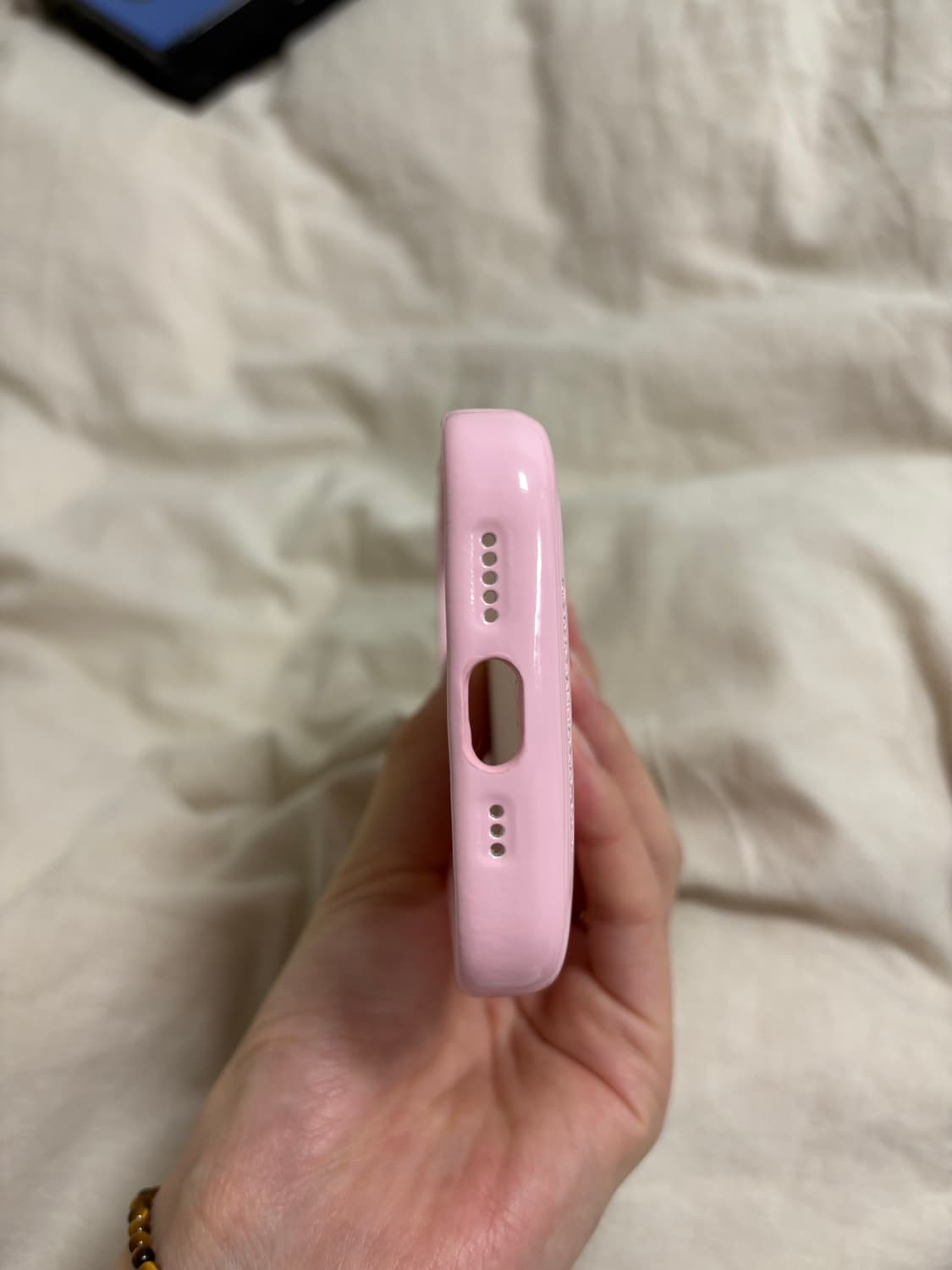 어반 소피스티케이션 아이폰 16 헬로키티 상품이미지6