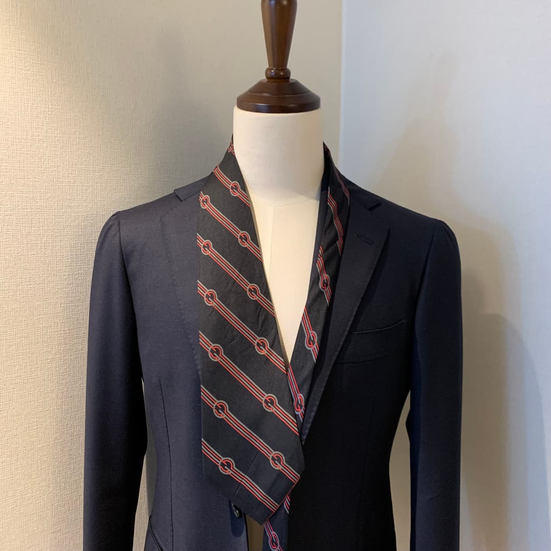 구찌(GUCCI) GG모노그램 블랙 스트라이프 빈티지넥타이 명품 A등급 상품이미지1