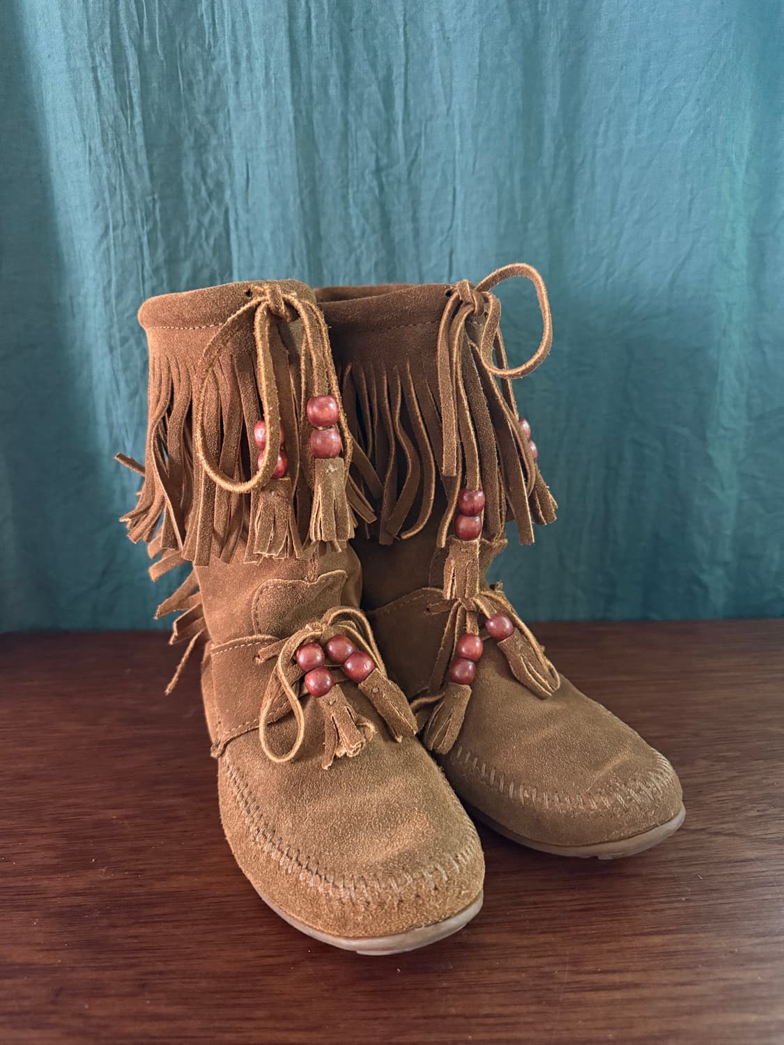 MINNETONKA fringe suede boots 상품이미지3