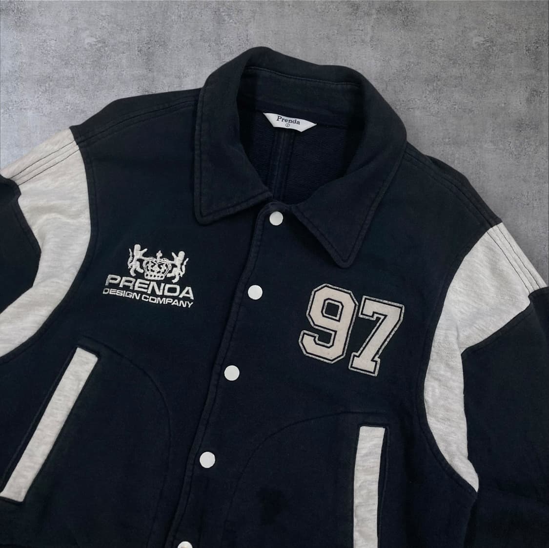 프렌다 네이비 컬러 바시티 스웻 자켓 상품이미지2