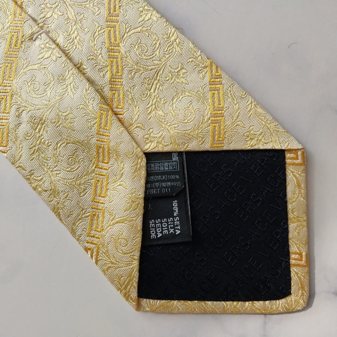 베르사체 실크 로고 문양 자카드 넥타이 8.7cm A+등급 K1837
 상품이미지8