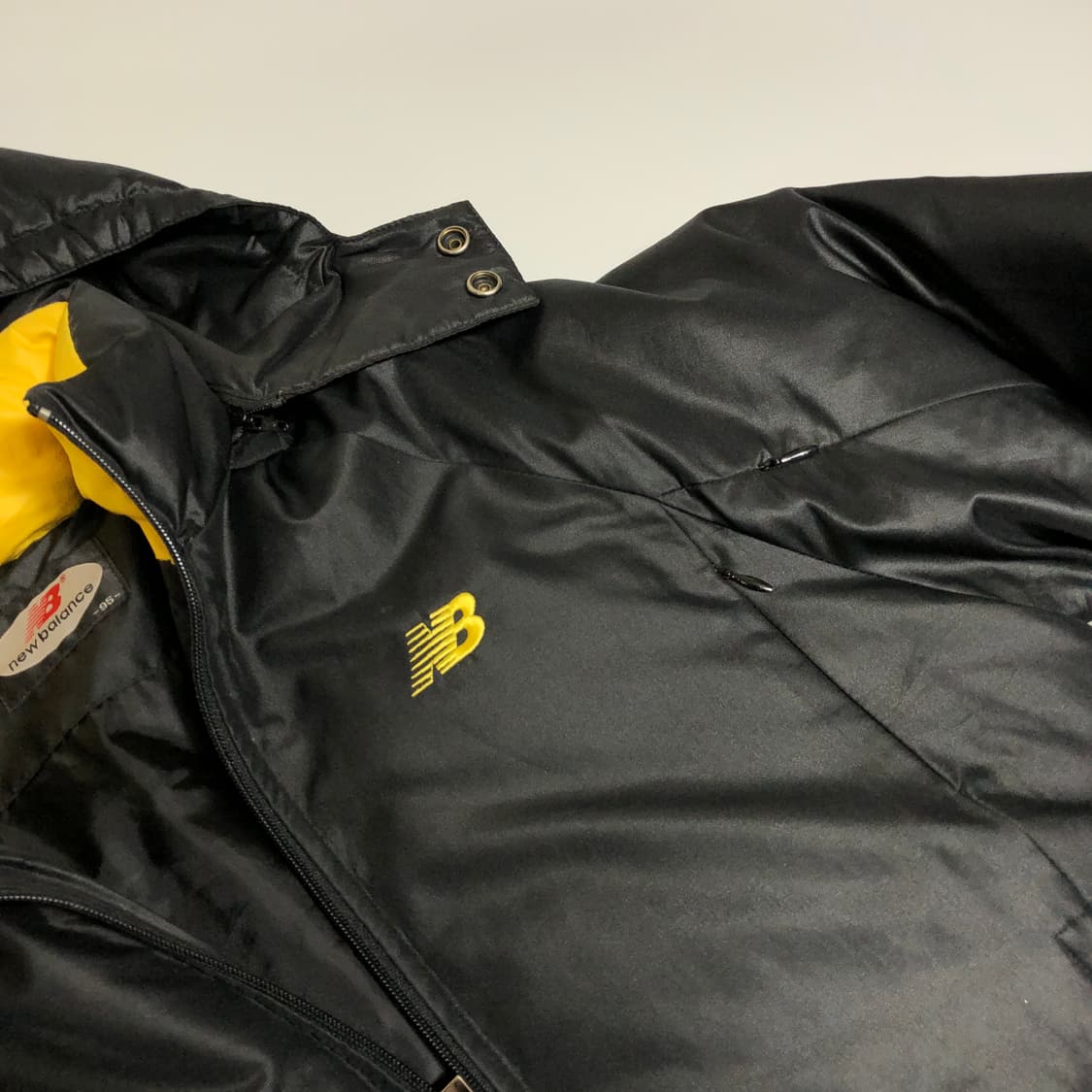 뉴발란스 경량 패딩 우먼M 상품이미지4