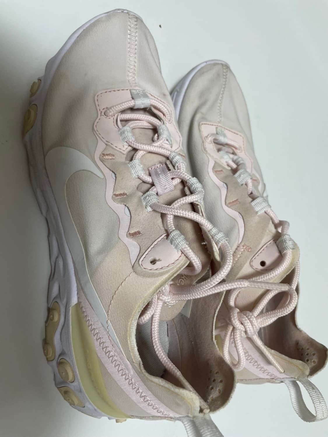 나이키 리액트 240 스니커즈 상품이미지2