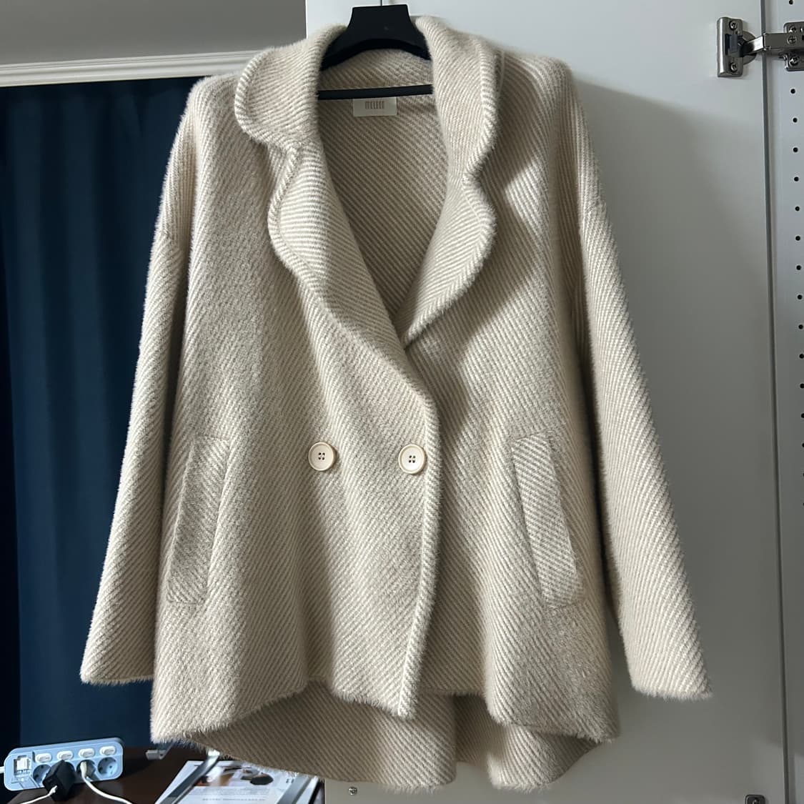 20년new)Malbon 멜본 초 극세사 부드러운 아이보리 솜털 퍼 코트 상품이미지1